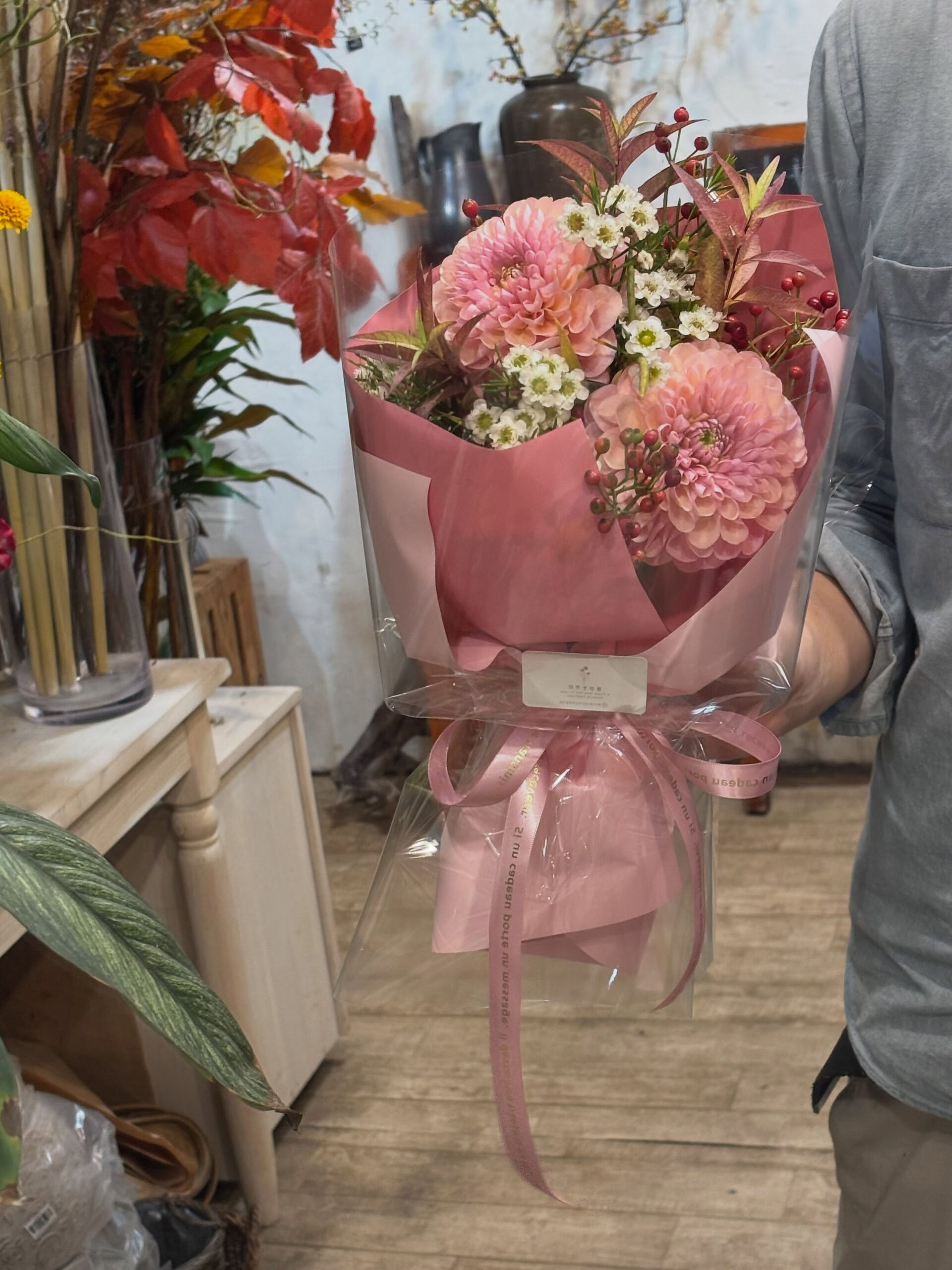 秋のお花の贈り物💐色が鮮やかでコントラストが綺麗な時期です