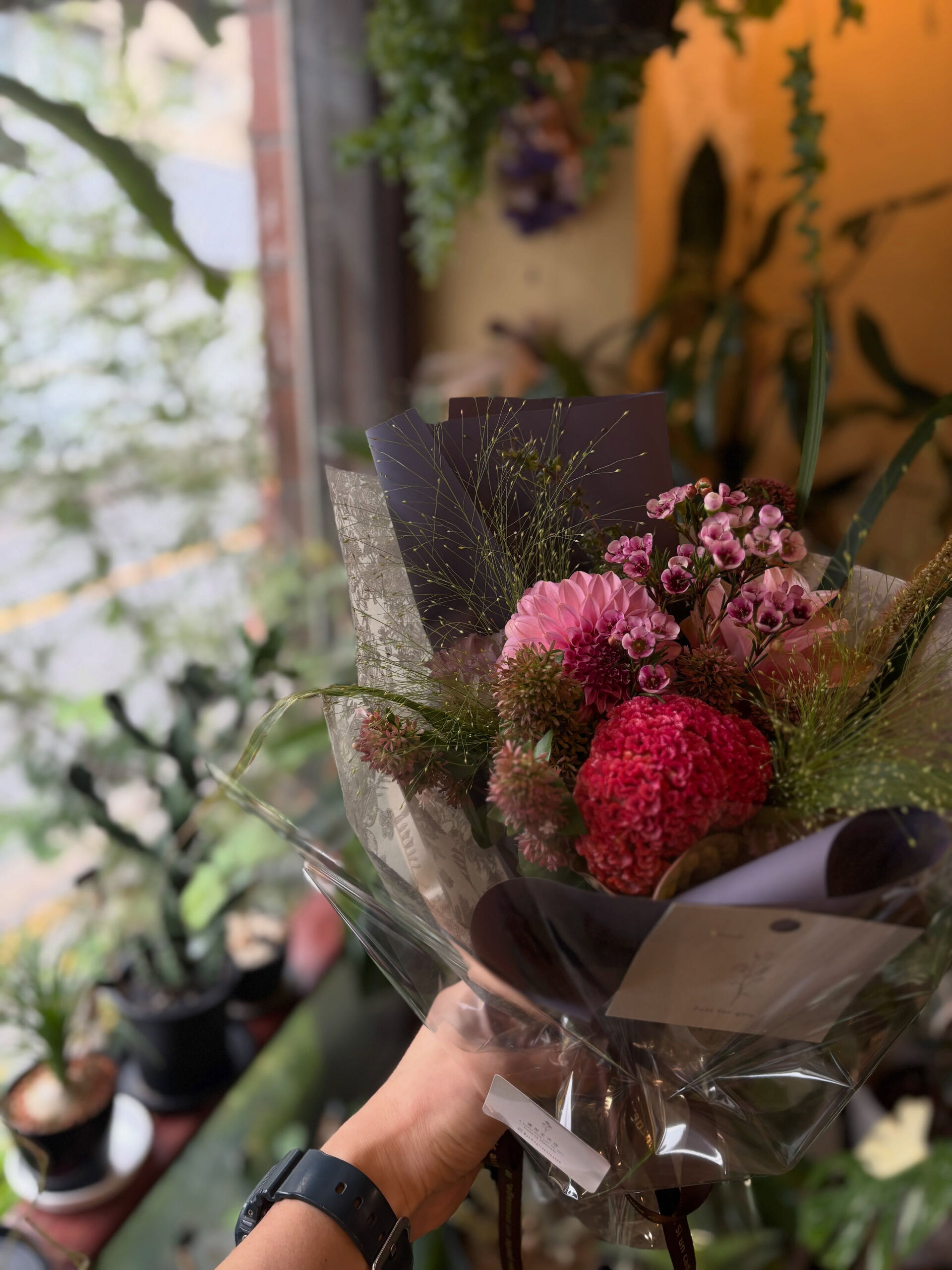 秋のお花の贈り物💐色が鮮やかでコントラストが綺麗な時期です