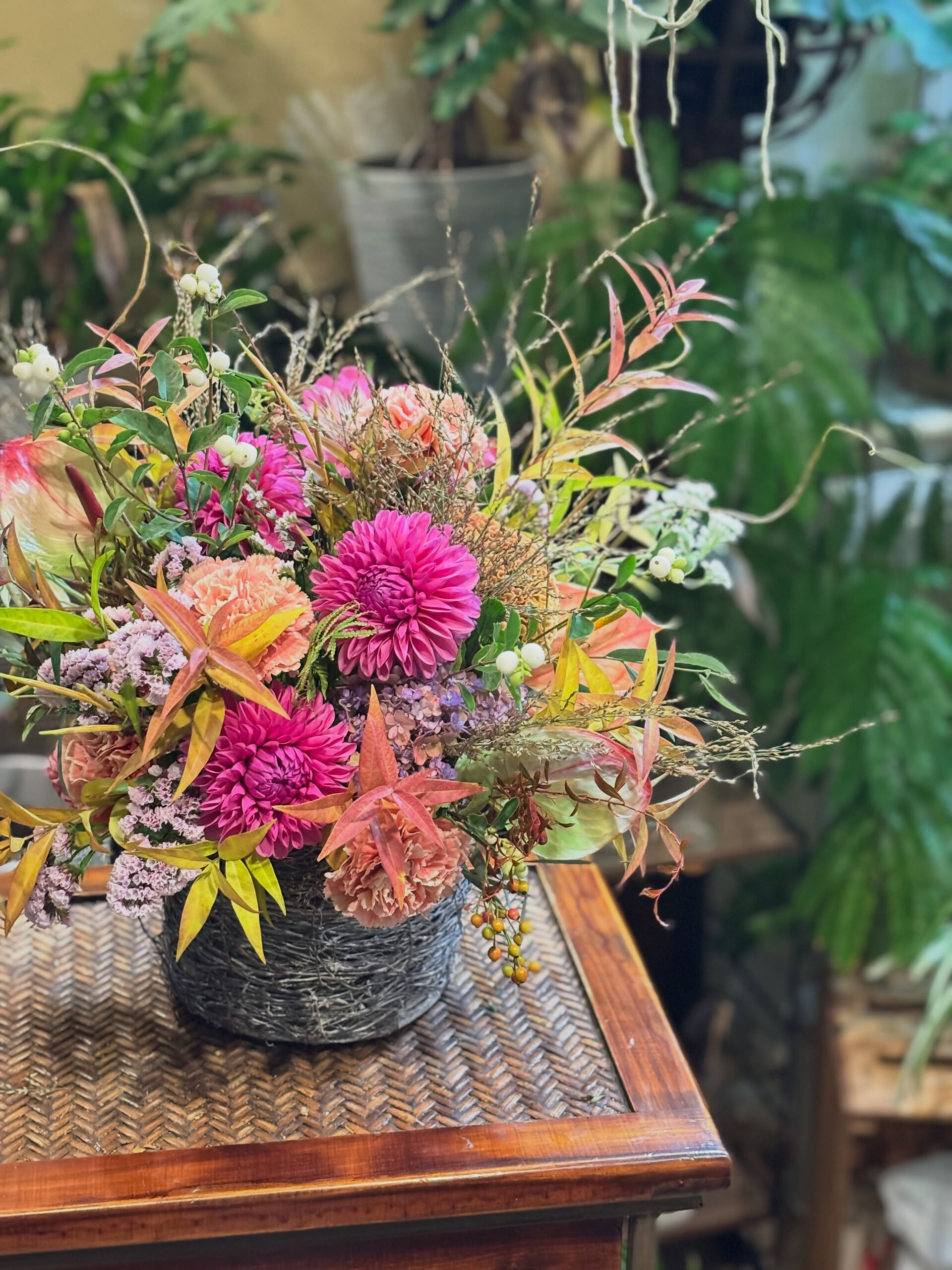 秋のお花の贈り物💐色のニュアンスのグラデーションが綺麗な時期