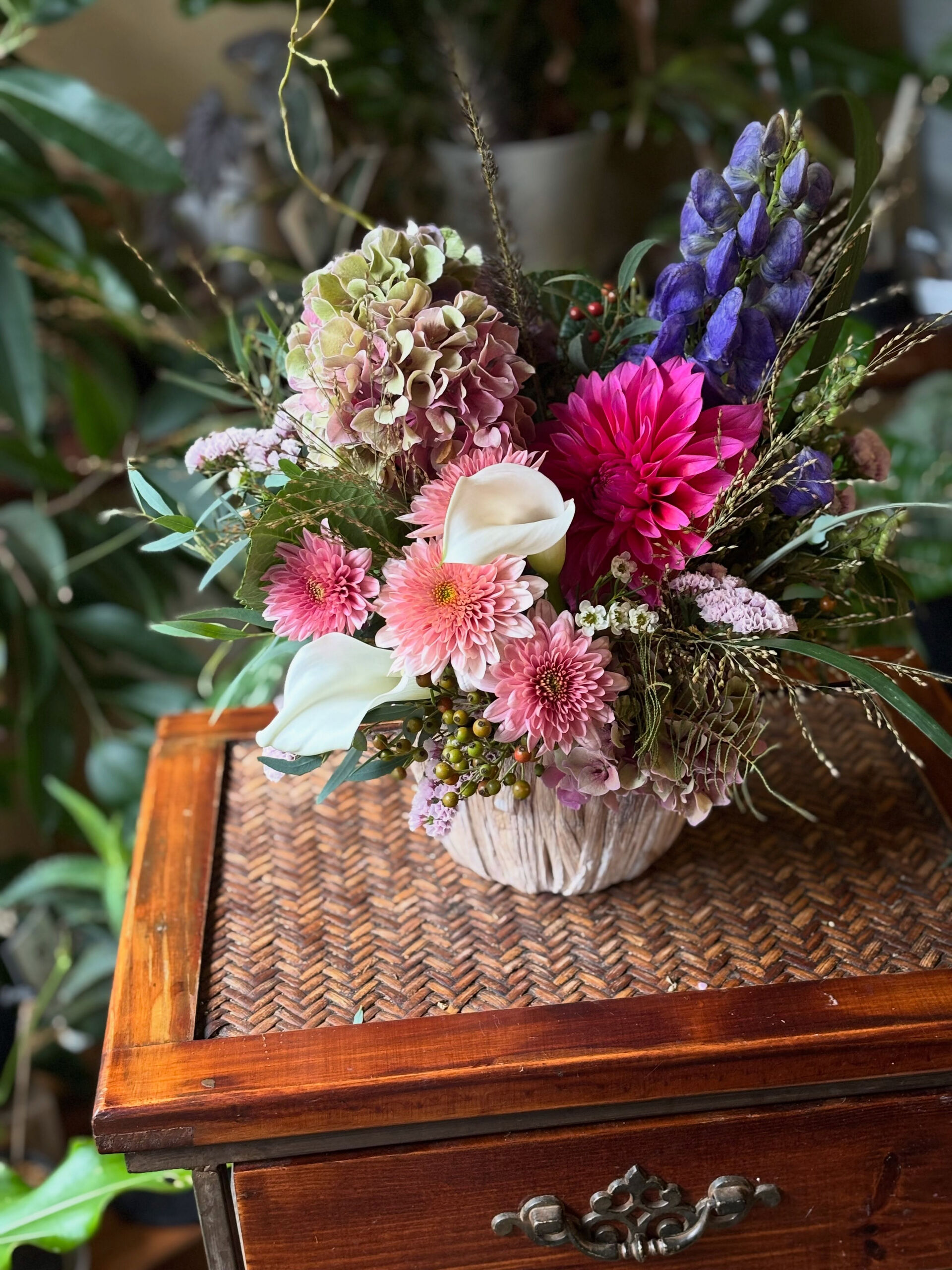 秋のお花の贈り物💐色のニュアンスのグラデーションが綺麗な時期