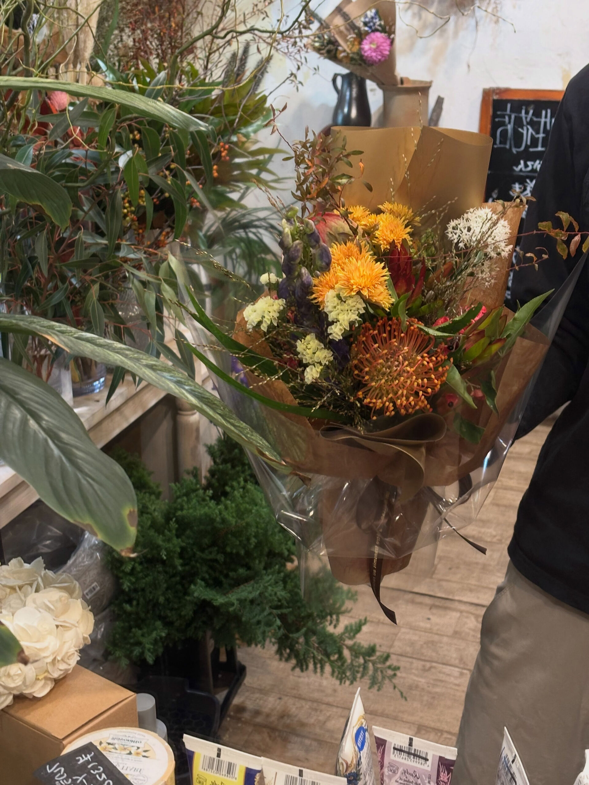 秋のお花の贈り物💐色のニュアンスのグラデーションが綺麗な時期