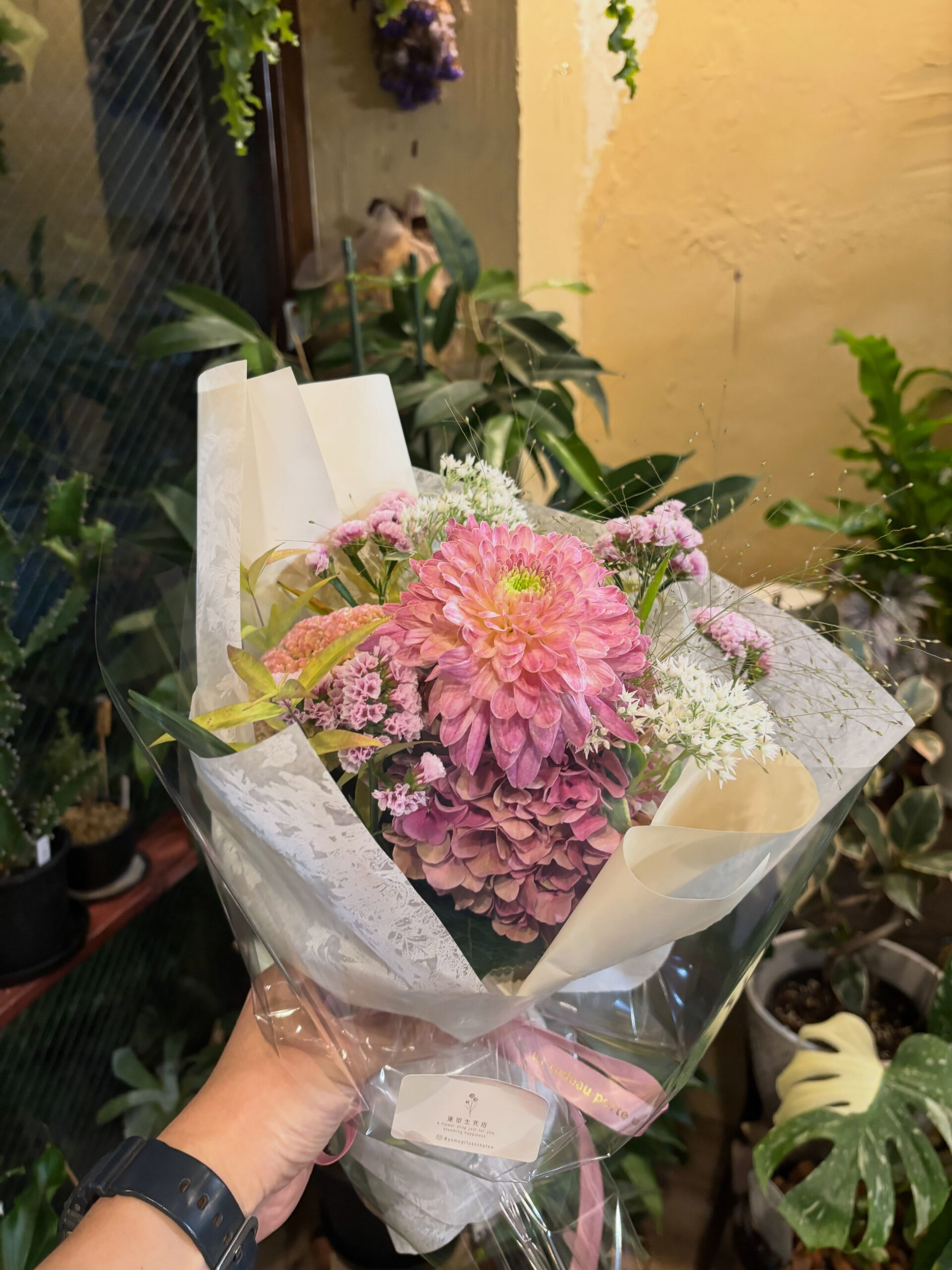 秋のお花の贈り物💐色のニュアンスのグラデーションが綺麗な時期