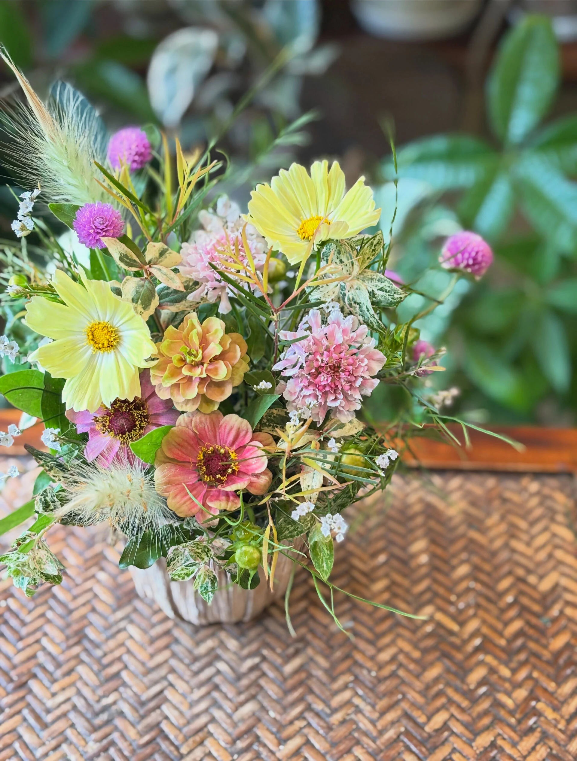 秋のお花の贈り物💐色のニュアンスのグラデーションが綺麗な時期