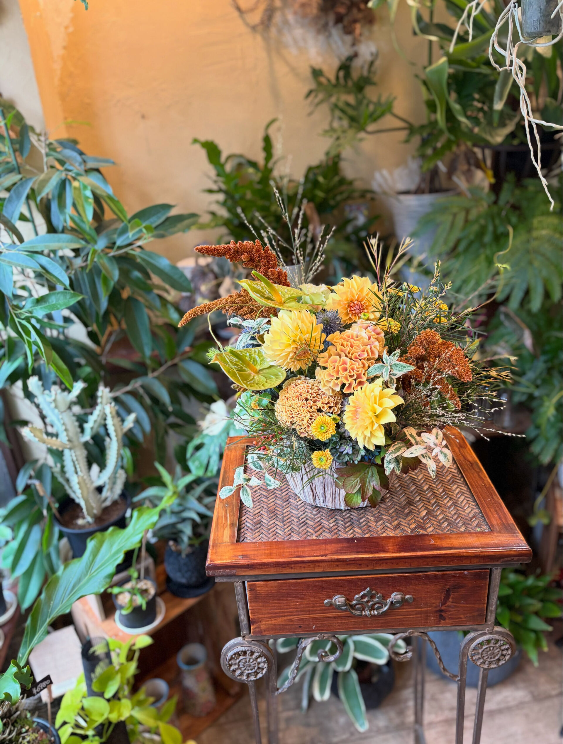 秋のお花の贈り物💐色のニュアンスのグラデーションが綺麗な時期