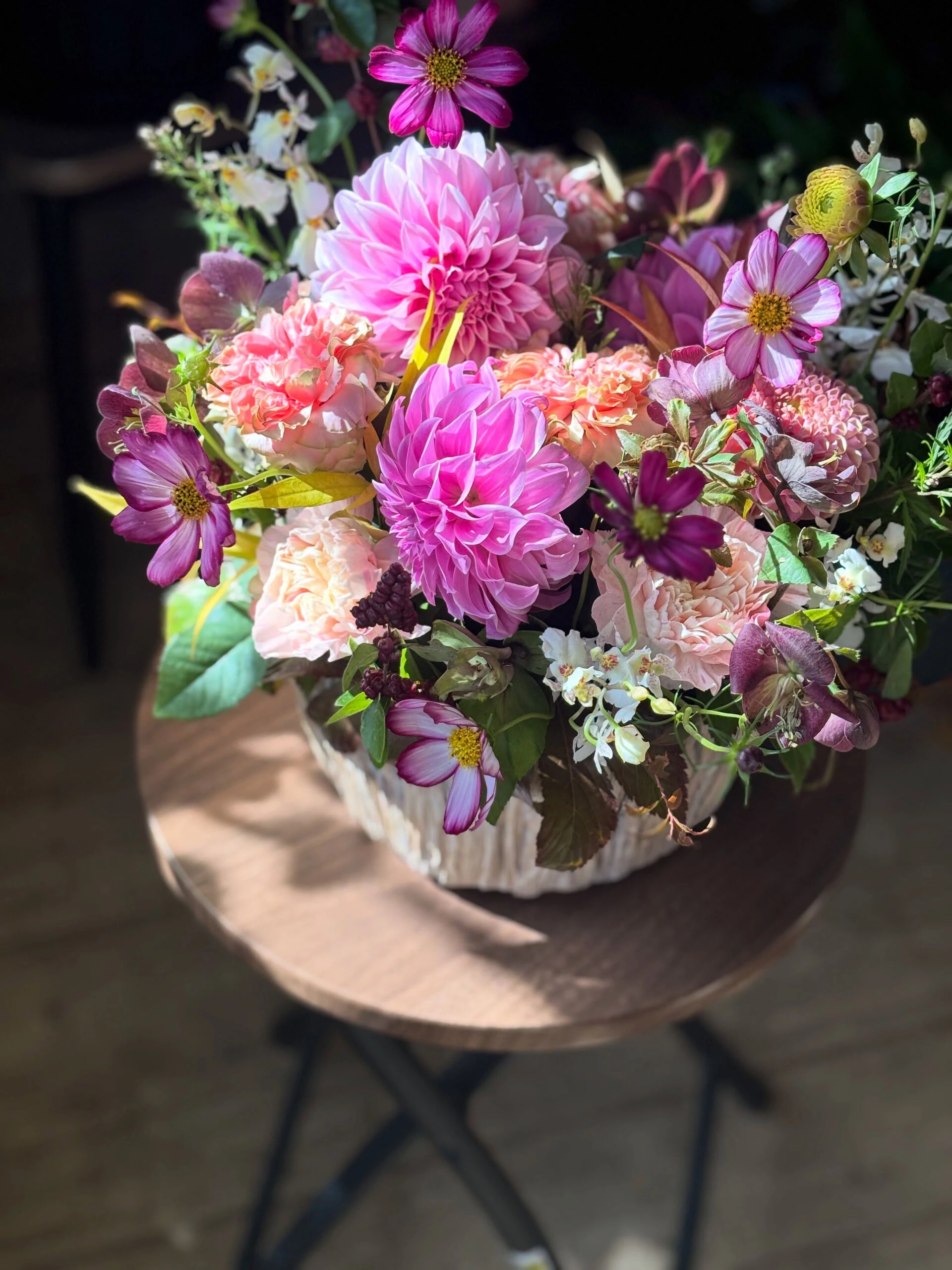 秋のお花の贈り物💐色の発色もよくグラデーションが綺麗な時期で