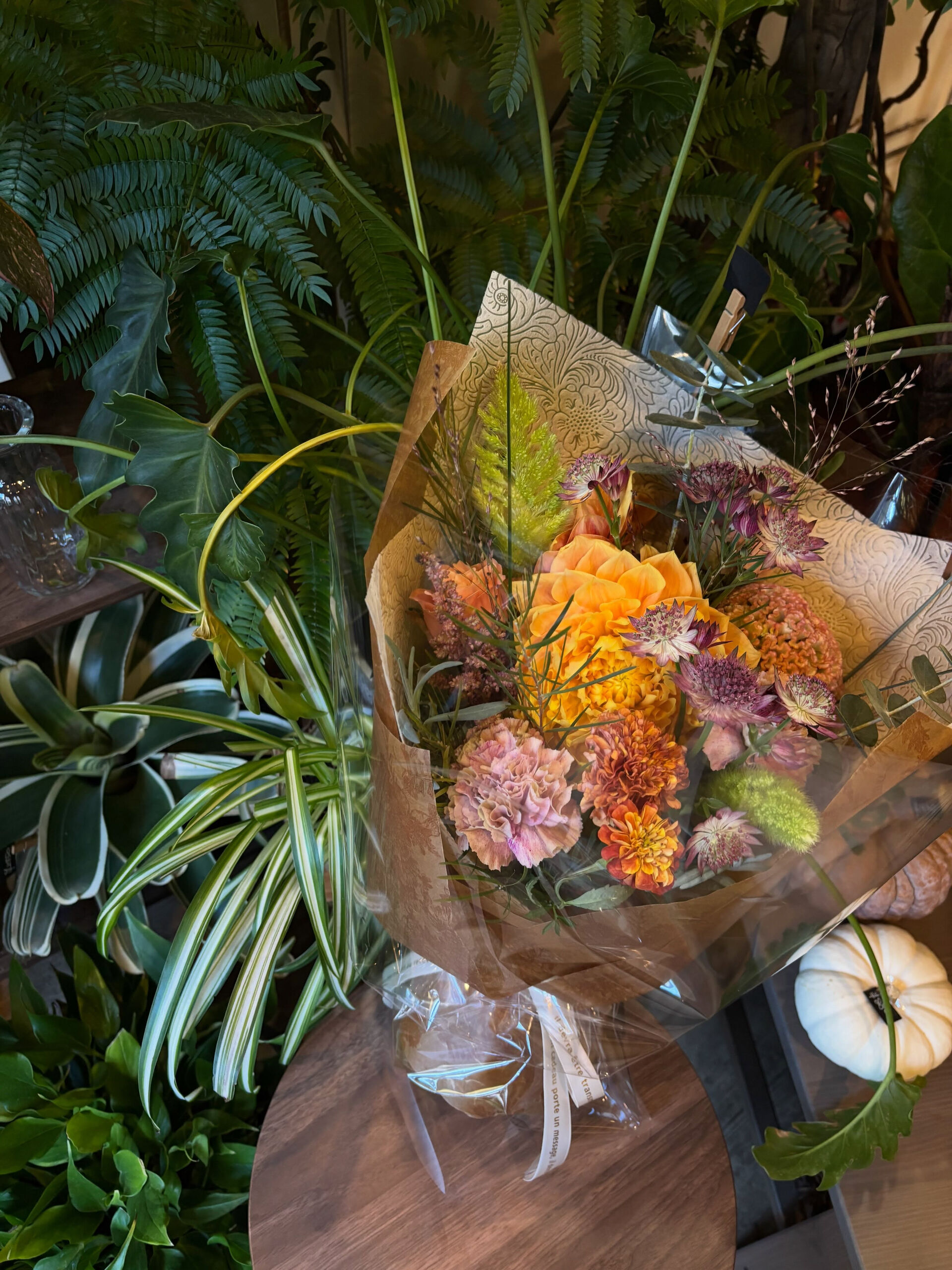 秋のお花の贈り物💐色の発色もよくグラデーションが綺麗な時期で