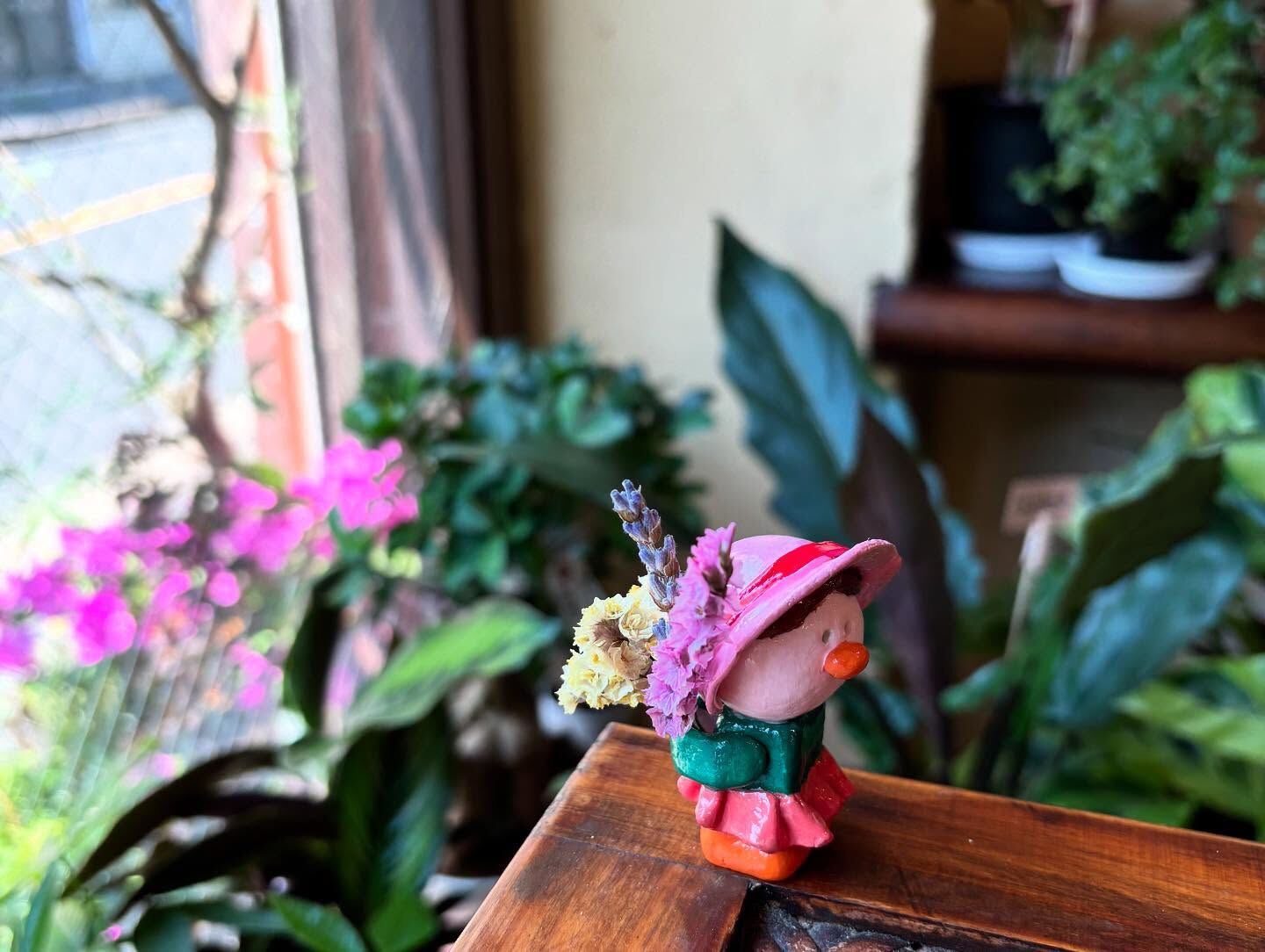 ちいさな手に、お花をぎゅっと