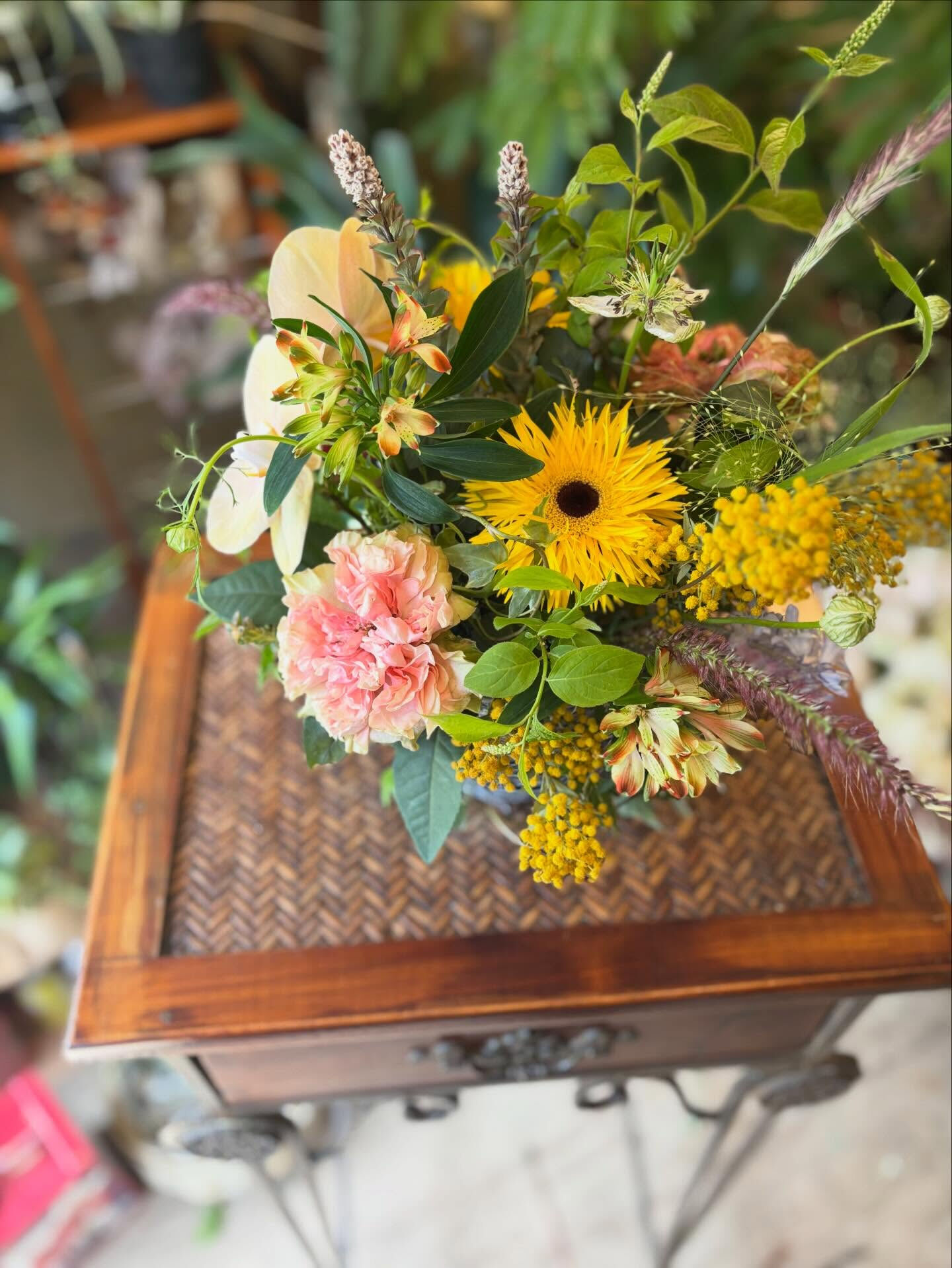 春の花がゆっくりと幕を閉じて、初夏の気配が少しずつ混ざり始め