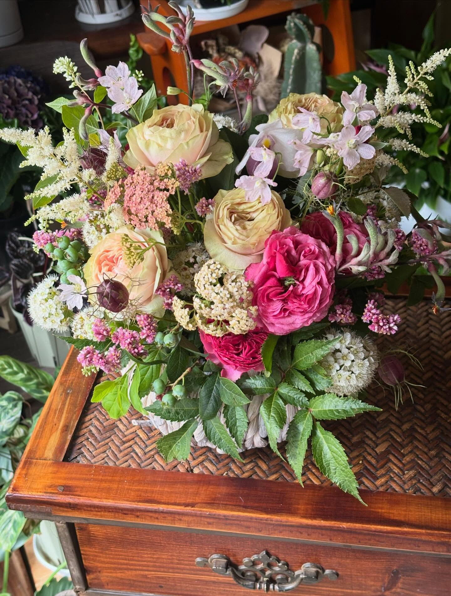 小花をたっぷり束ねた、